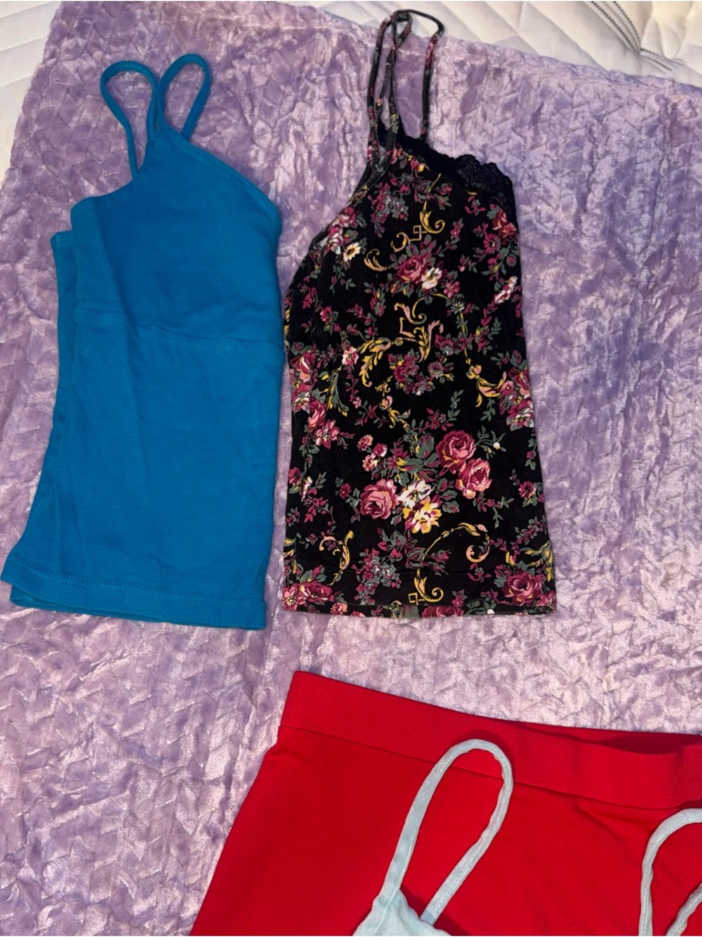 Small clothing bundle!! - Picture 4 of 9